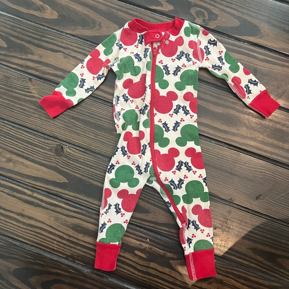 Hanna Anderson Christmas Mickey pajamas size 12-18 month